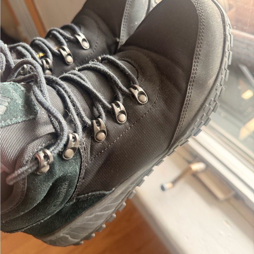 Columbia Men's Black Outdoor Boots - Picture 12 of 15